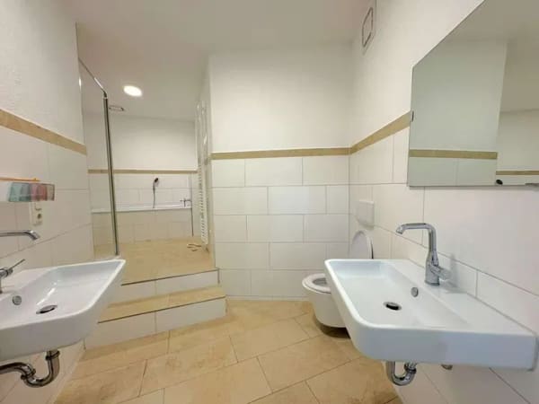 Immobilie in Neustadt an der Donau - Charmante Eigentumswohnung mit großer Wohndiele und Aufzug - Bild 3