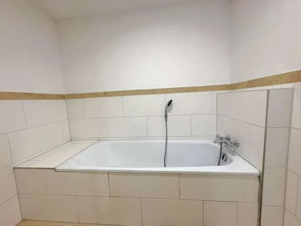 Immobilie in Neustadt an der Donau - Charmante Eigentumswohnung mit großer Wohndiele und Aufzug - Bild 4
