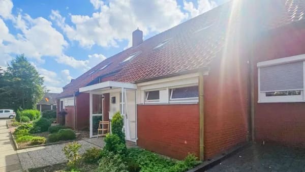 Immobilie in Sulingen - Reihenmittelhaus in Sulingen mit Garage und Carport zu verkaufen! - Bild 1