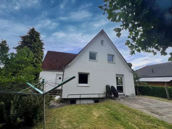 Immobilie in Stolpe - Einfamilienhaus mit Platz und Entwicklungspotenzial - Bild 0