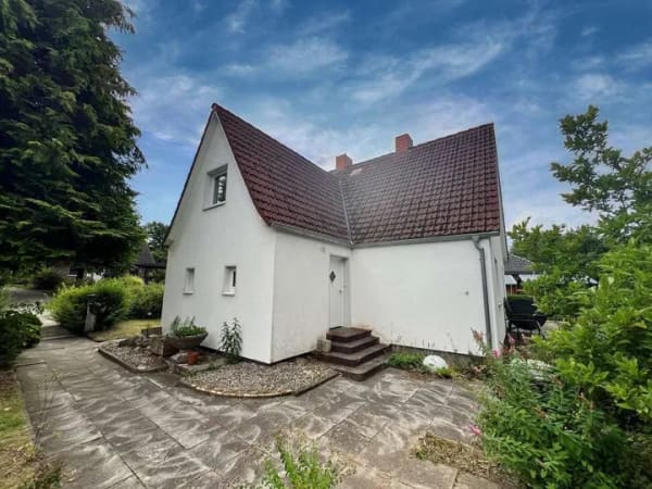 Immobilie in Stolpe - Einfamilienhaus mit Platz und Entwicklungspotenzial - Bild 2