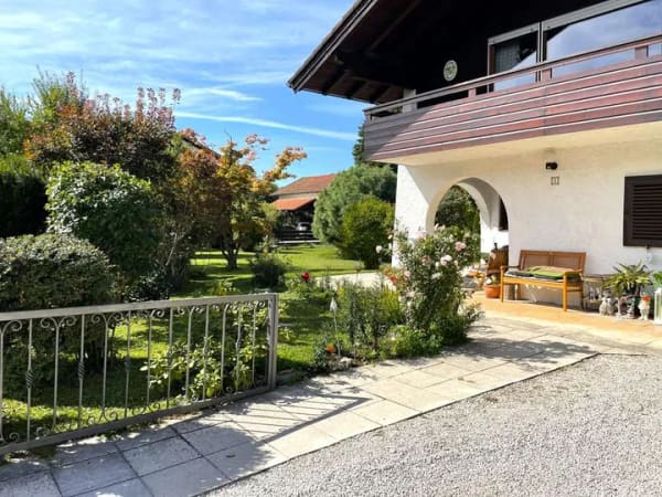 Immobilie in Bernau am Chiemsee - Gepflegtes Einfamilienhaus in Bernau am Chiemsee – mit Nießbrauch auf Lebenszeit - Bild 1
