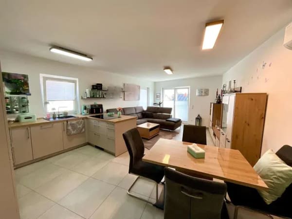 Immobilie in Bockenheim an der Weinstraße - Neuwertig, ruhig und seniorengerecht
klimatisierte 2 ZKB mit Balkon und TG - Bild 0