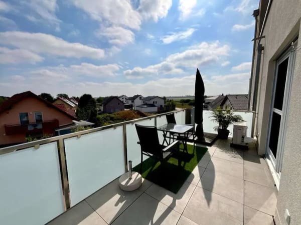 Immobilie in Bockenheim an der Weinstraße - Neuwertig, ruhig und seniorengerecht
klimatisierte 2 ZKB mit Balkon und TG - Bild 2