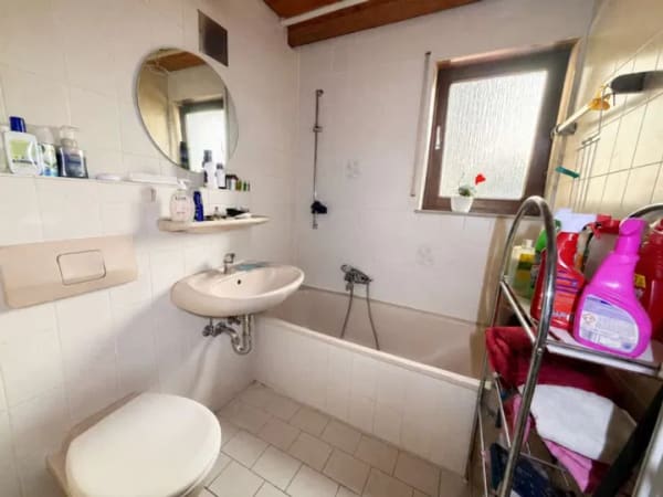 Immobilie in Allmersbach im Tal - Wohnung mit Potenzial! Ideale 2 Zimmer Wohnung mit Balkon & Einzelgarage! - Bild 4