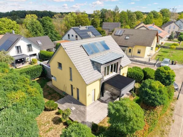 Immobilie in Waldenburg - Architektur trifft Energieeffizienz – stilvolles Passivhaus mit offener Galerie & attraktivem Garten - Bild 1