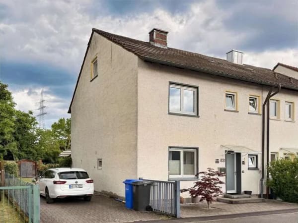 Immobilie in Kleinostheim - Familienfreundliches Reihenendhaus mit großem Garten, Kamin und viel Platz in Kleinostheim - Bild 0