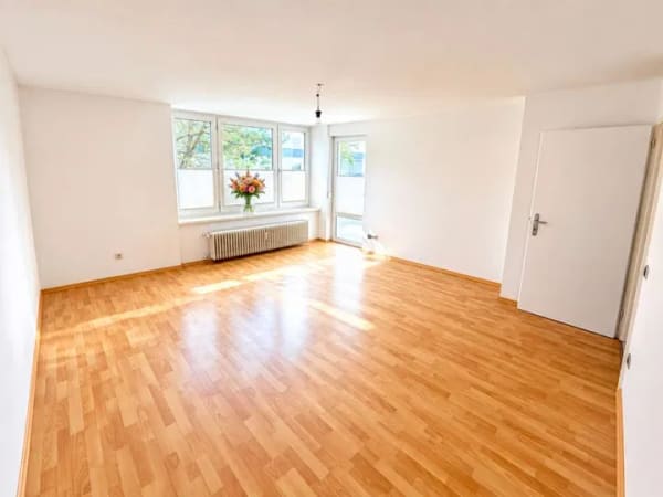 Immobilie in Krailling - Wunderschöne 3-Zi.-Wohnung am Forstenrieder Park im Würmtal, sonnig, ruhig, 2 Balkone. - Bild 1