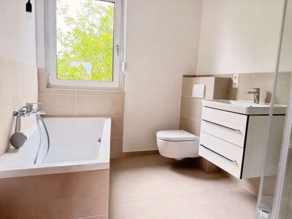 Immobilie in Sickte - Erstbezug nach Modernisierung: Großzügige Etagenwohnung im gepflegten 3-Familienhaus - Bild 0