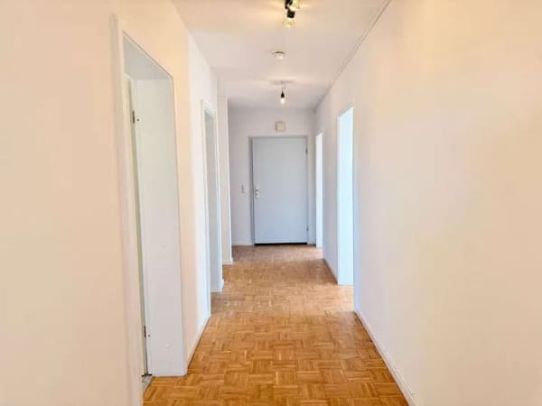Immobilie in Sickte - Erstbezug nach Modernisierung: Großzügige Etagenwohnung im gepflegten 3-Familienhaus - Bild 2