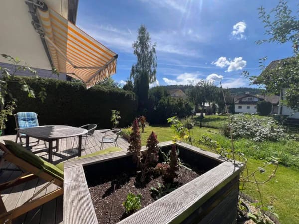 Immobilie in Weitnau - ****Ruhe Sonne Garten ****gepflegte lichtdurchflutete Doppelhaushälfte mit großem Garten Garage * 2,5 Schlafzimmer * offener Wohnküche***** - Bild 1