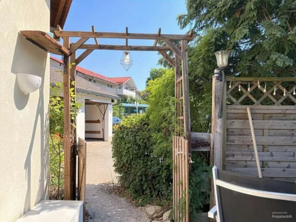 Immobilie in Bad Endorf - Attraktives Entwicklungspotential - 3-Fam.-Haus mit Perspektive zur Sanierung oder zur Neubebauung - Bild 2
