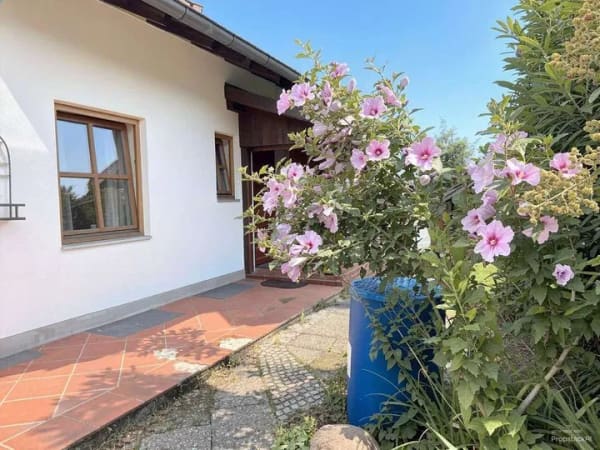 Immobilie in Bad Endorf - Attraktives Entwicklungspotential - 3-Fam.-Haus mit Perspektive zur Sanierung oder zur Neubebauung - Bild 4