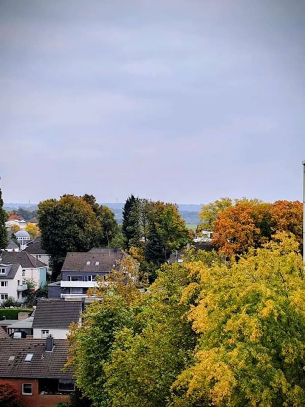 Immobilie in Wülfrath - Renovierungsbedürftige 3-4 Zimmer-Wohnung, Balkon mit Fernblick, und TG-Stellplatz in Wülfrath - Bild 0