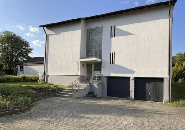 Immobilie in Bergatreute - Großzügige 5-Zimmer-EG-Wohnung mit eigenem Garten - Bild 1
