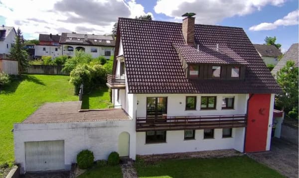 Immobilie in Michelau i.Steigerwald - Großzügig wohnen – zwei separate Wohnebenen für Familie & Vermietung - Bild 1