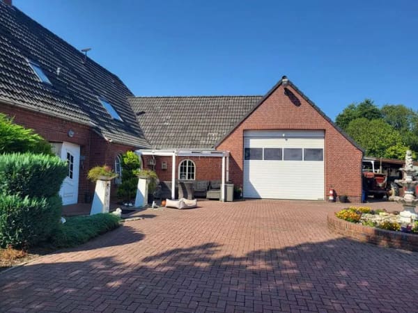 Immobilie in Halbemond - Exkl. Einfamilienhaus, nähe Norddeich mit Pool, Sauna, Pferdehaltung - Bild 2