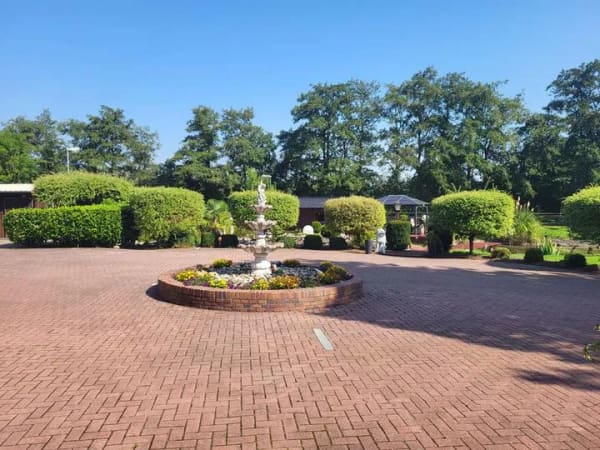 Immobilie in Halbemond - Exkl. Einfamilienhaus, nähe Norddeich mit Pool, Sauna, Pferdehaltung - Bild 3