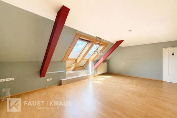 Immobilie in Goldbach - Charmante 2-Zimmer-Dachgeschosswohnung in Goldbach - Bild 0