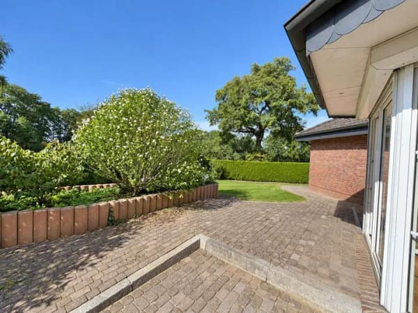 Immobilie in Bornhöved - Stilvoll, sicher u. barrierefrei–außergewöhnlicher Bungalow m. 282 m² Wohnfl. (RÖMBKE IMMOBILIEN KG) - Bild 4