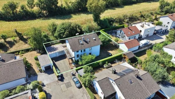 Immobilie in Beilngries - Renditeobjekt 4,6%: Zweifamilienhaus + ausgebautem DG u. Doppelgarage in Ortsrandlage - Bild 0