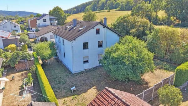 Immobilie in Beilngries - Renditeobjekt 4,6%: Zweifamilienhaus + ausgebautem DG u. Doppelgarage in Ortsrandlage - Bild 4