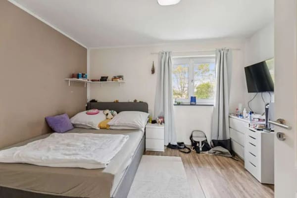 Immobilie in Nandlstadt - Attraktives Zweifamilienhaus mit separater Einliegerwohnung im Kellergeschoss - Bild 4