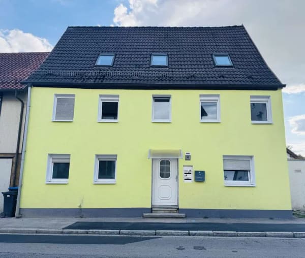 Immobilie in Göppingen - Viel Platz in Göppingen: Mehrfamilienhaus mit neun Zimmern - Bild 0