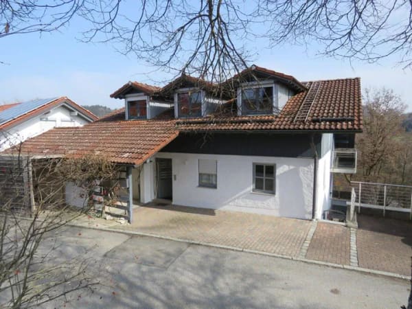 Immobilie in Bogen - Einfamilien-Landhaus mit ELW in absolut ruhiger Ortsrandlage zw. Deggendorf und Regensburg - Bild 0