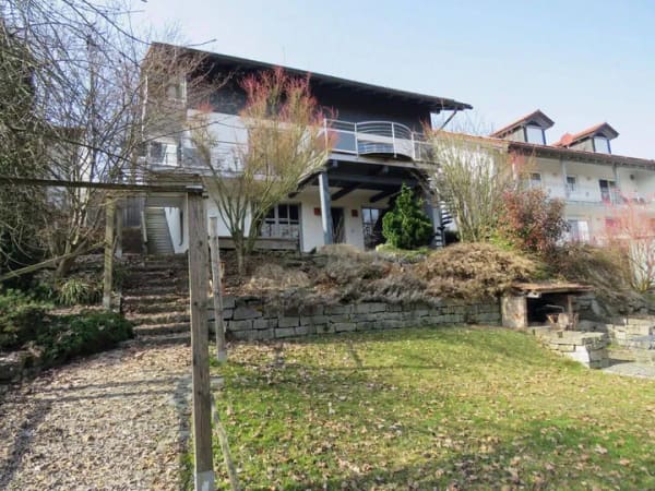 Immobilie in Bogen - Einfamilien-Landhaus mit ELW in absolut ruhiger Ortsrandlage zw. Deggendorf und Regensburg - Bild 2