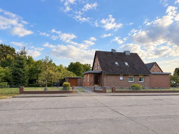 Immobilie in Dannenberg - Einfamilienhaus mit viel Platz in Sackgassenlage von Dannenberg-Prisser - Bild 1