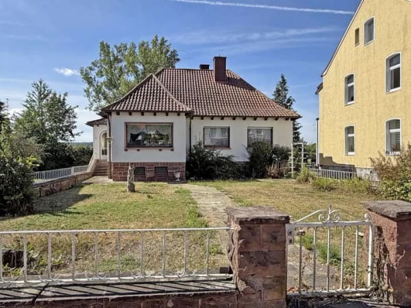 Immobilie in Eiterfeld - Einfamilienhaus mit stilvollem Ambiente in Eiterfeld ! - Bild 1