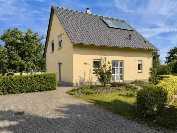 Immobilie in Gosen-Neu Zittau - KfW 70 + 6 Zimmer | modernes Familienhaus Bj. 2015 + EBK in ruhiger Sackgassenlage frei ab 07/ 2027 - Bild 0