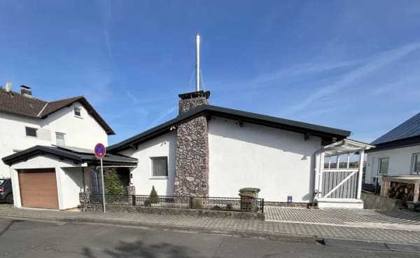 Immobilie in Hammersbach - Modernisiertes Einfamilienhaus mit PV-Anlage, Doppelgarage & viel Platz - Bild 0