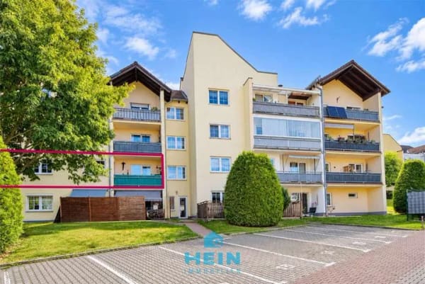 Immobilie in Lauter-Bernsbach - Vermietete 3-Raum-Wohnung mit Balkon und Erzgebirgsblick – Kapitalanlage mit Perspektive! - Bild 0