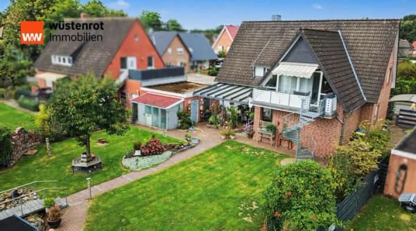 Immobilie in Lingen (Ems) - Großzügiges Zweifamilienhaus mit mehreren Highlights auf großem Erbpachtgrundstück in Lingen (Ems) - Bild 0