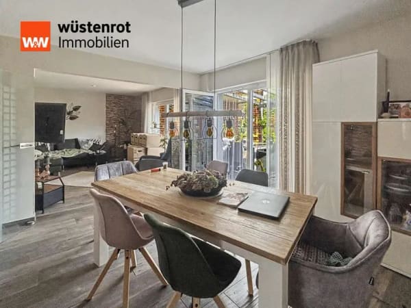 Immobilie in Lingen (Ems) - Großzügiges Zweifamilienhaus mit mehreren Highlights auf großem Erbpachtgrundstück in Lingen (Ems) - Bild 1