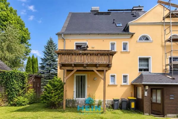 Immobilie in Grünhain-Beierfeld - Drei Wohneinheiten, großes Grundstück und vielseitige Möglichkeiten in Grünhain - Bild 2