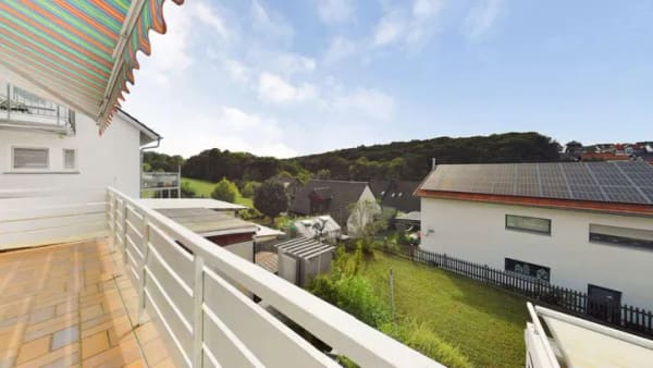 Immobilie in Üchtelhausen - Familienglück mit Weitblick und sonnigem Westbalkon - Bild 4