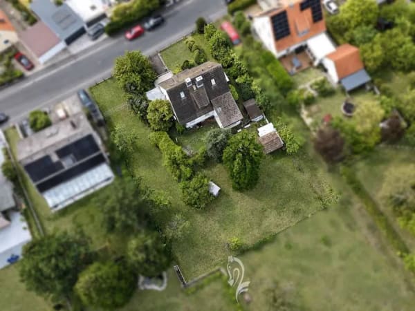 Immobilie in Veitshöchheim - Viel Raum für neue Ideen –  großzügiges Grundstück mit Bestandshaus in sonniger und ruhiger Lage - Bild 2