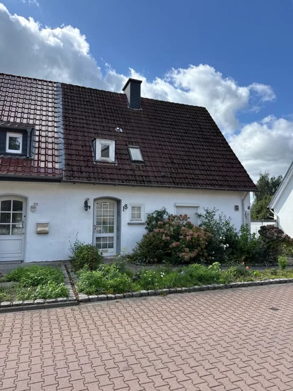 Immobilie in Ibbenbüren - Einfamilienhaus in attraktiver Lage direkt am Aasee – großer Garten & Garage - Bild 0