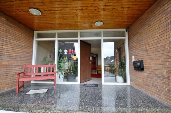 Immobilie in Korschenbroich - Viel Platz für die Familie - freistehendes Zweifamilienhaus in Kleinenbroich! - Bild 2