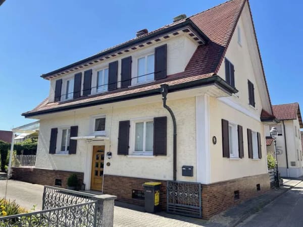 Immobilie in Iffezheim - Charmantes EFH mit tollem Garten in sehr ruhiger Lage in Iffezheim - ggfs. auch als kleines 2-FH nut - Bild 0