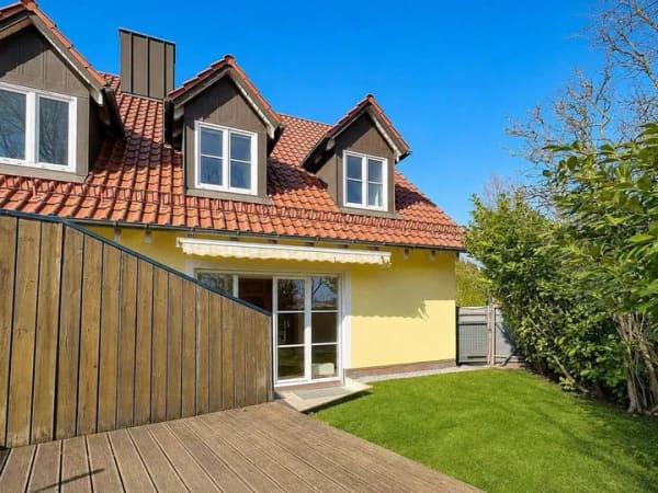 Immobilie in Sulzemoos - Wie ein Reihenhaus, nur klüger: 5 Zimmer, eigener Garten, Südterrasse, Dachspitz - sofort frei - Bild 0