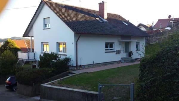 Immobilie in Vogtsburg im Kaiserstuhl - Mehrfamilienhaus in Vogtsburg im Kaiserstuhl mit schöner Aussicht und Grünfläche - Bild 1