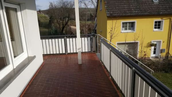 Immobilie in Vogtsburg im Kaiserstuhl - Mehrfamilienhaus in Vogtsburg im Kaiserstuhl mit schöner Aussicht und Grünfläche - Bild 4