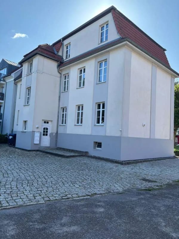 Immobilie in Stendal - Großzügige Gewerbeimmobilie am Justizzentrum: 3 Einheiten, großer Hof, unterkellert, provisionsfrei - Bild 2