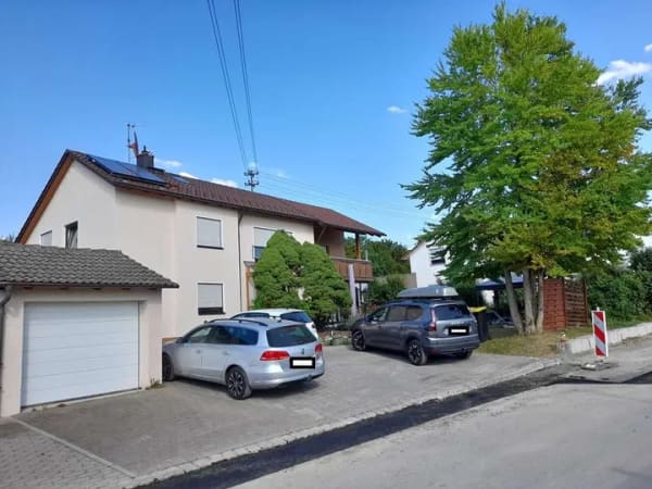 Immobilie in Vogt - Zweifamilienhaus in Vogt, ruhige Lage, großer Garten, Garage + Stellplätze - Bild 1