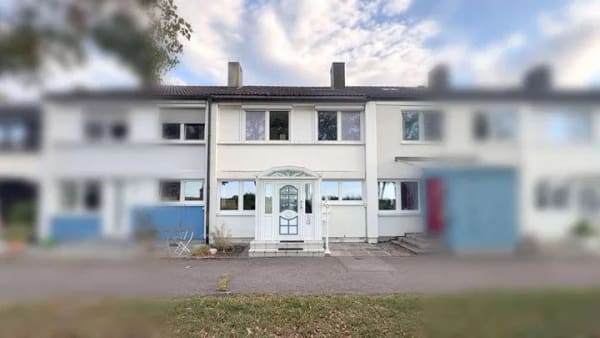 Immobilie in Kirchheim bei München - Naturnahes Wohnen in grüner Umgebung: Familienfreundliches 5-Zimmer-Reihenmittelhaus - Bild 1