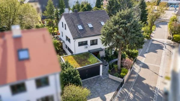Immobilie in Korntal-Münchingen - Seltene Gelegenheit - freiwerdend! Modernisiertes Zweifamilienhaus ruhig und zentrumsnah gelegen - Bild 0